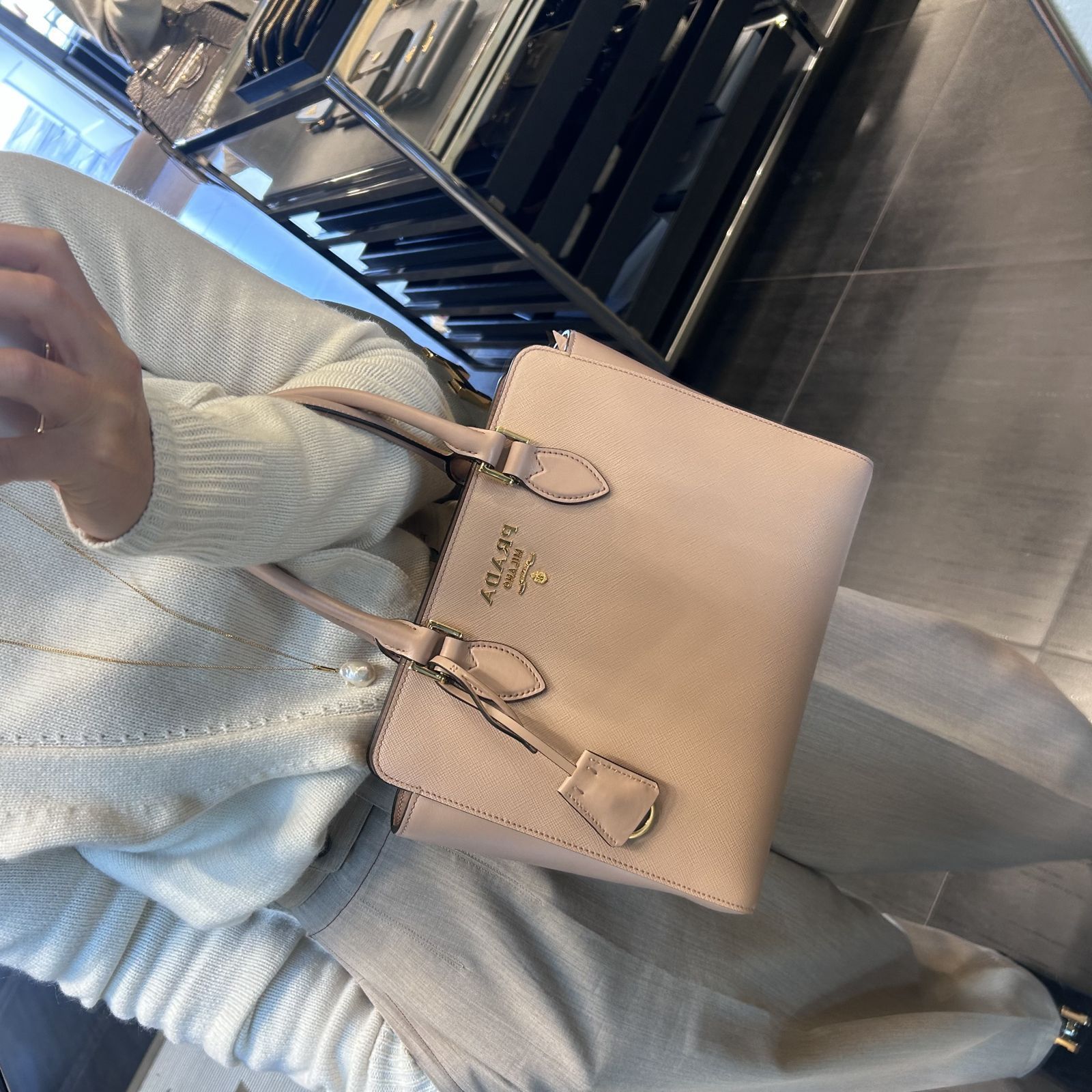 【VIPセール!少数】PRADAサフィアノ2ウェイトート VIPセール!少数】PRADA(プラダ)サフィアノ2ウェイトート