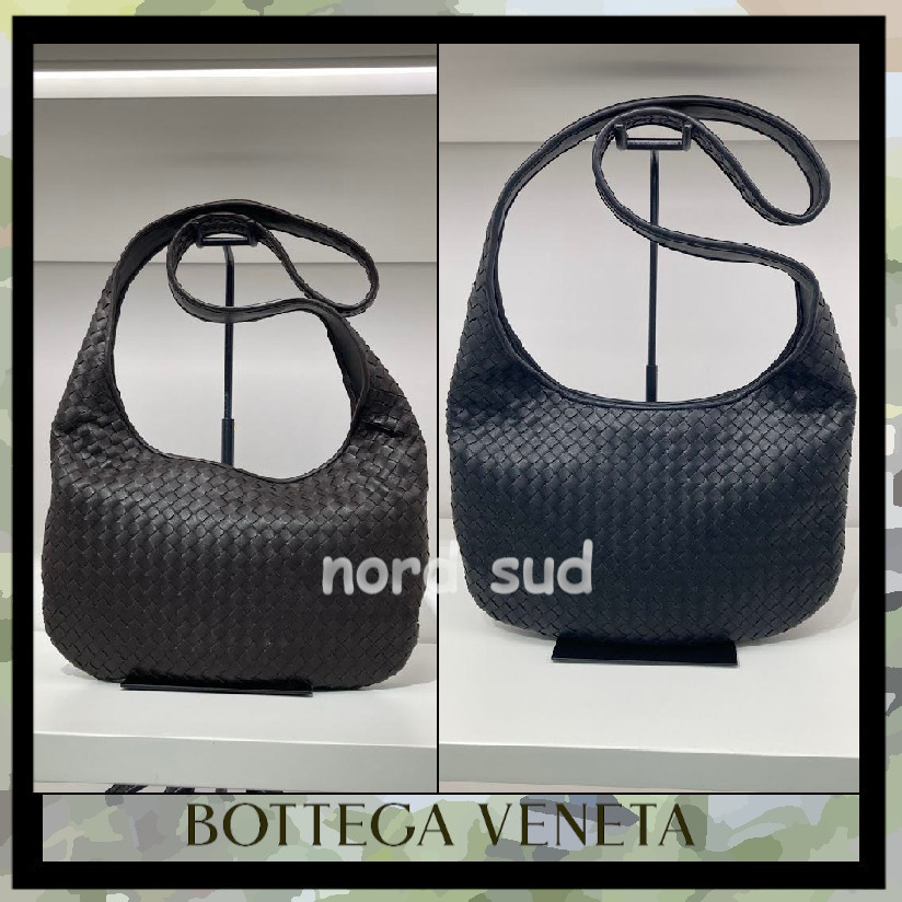 BOTTEGA VENETA ヴェネト イントレチャート クロスボディバッグ