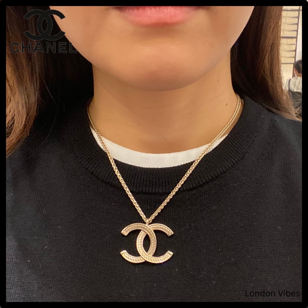 シンプルデザイン◎ CHANEL ネックレス CCロゴ ゴールド