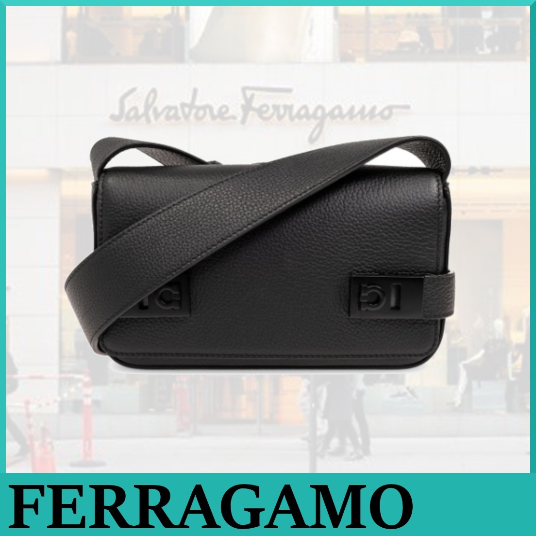 Ferragamo★ガンチーニバックル メッセンジャーバッグ