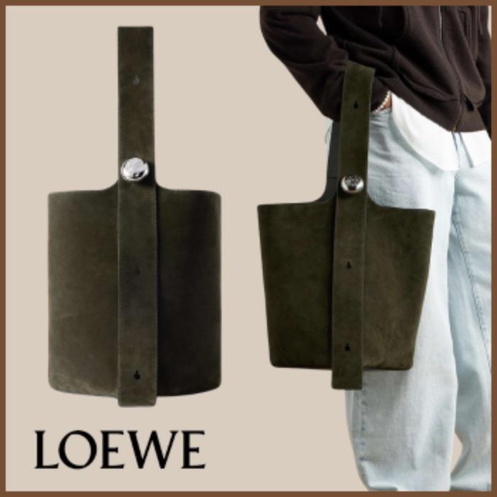 国内発送【LOEWE】ラージ PEBBLE スエード バケット バッグ