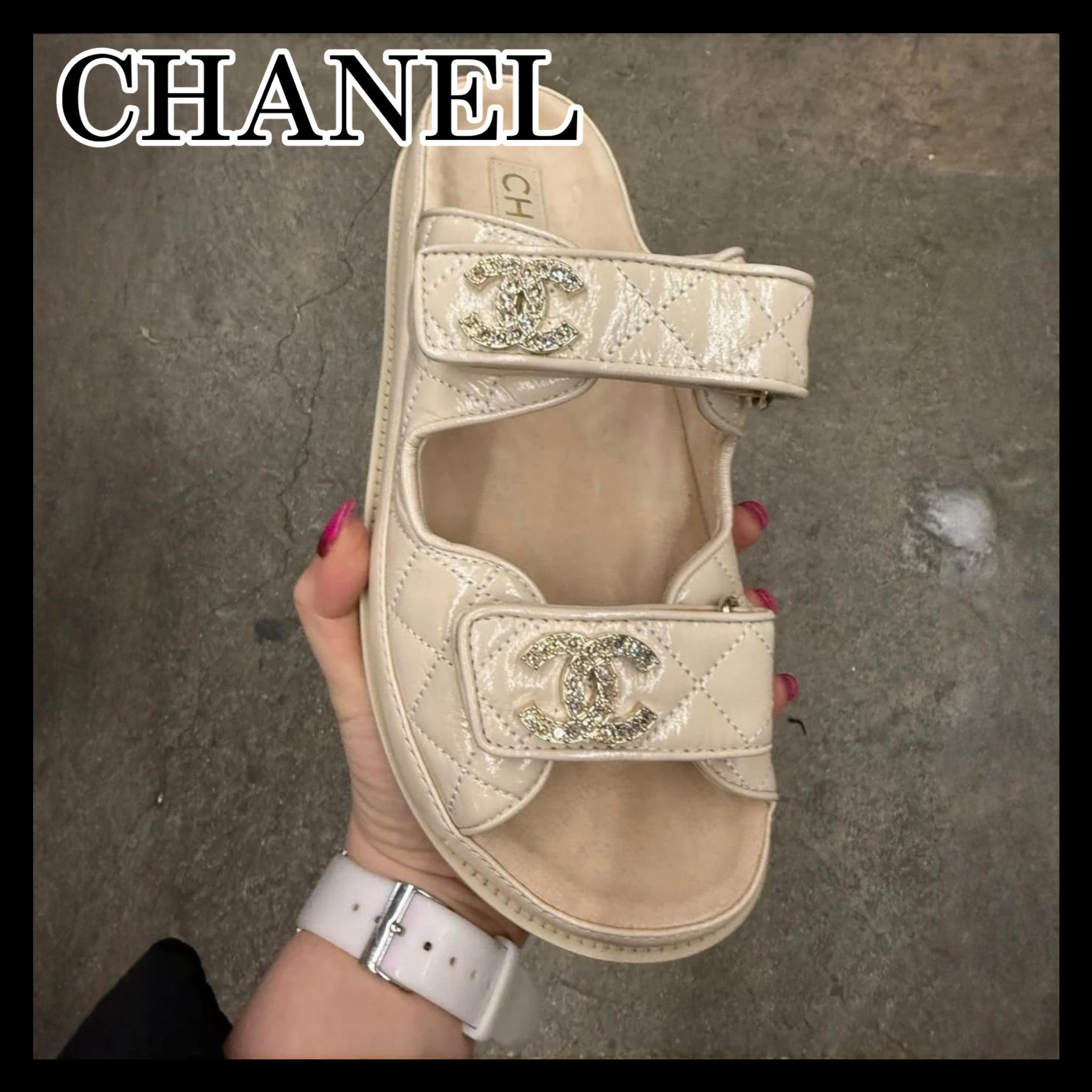 《ロゴのビジューが繊細で上品♪》25P限定★CHANEL サンダル