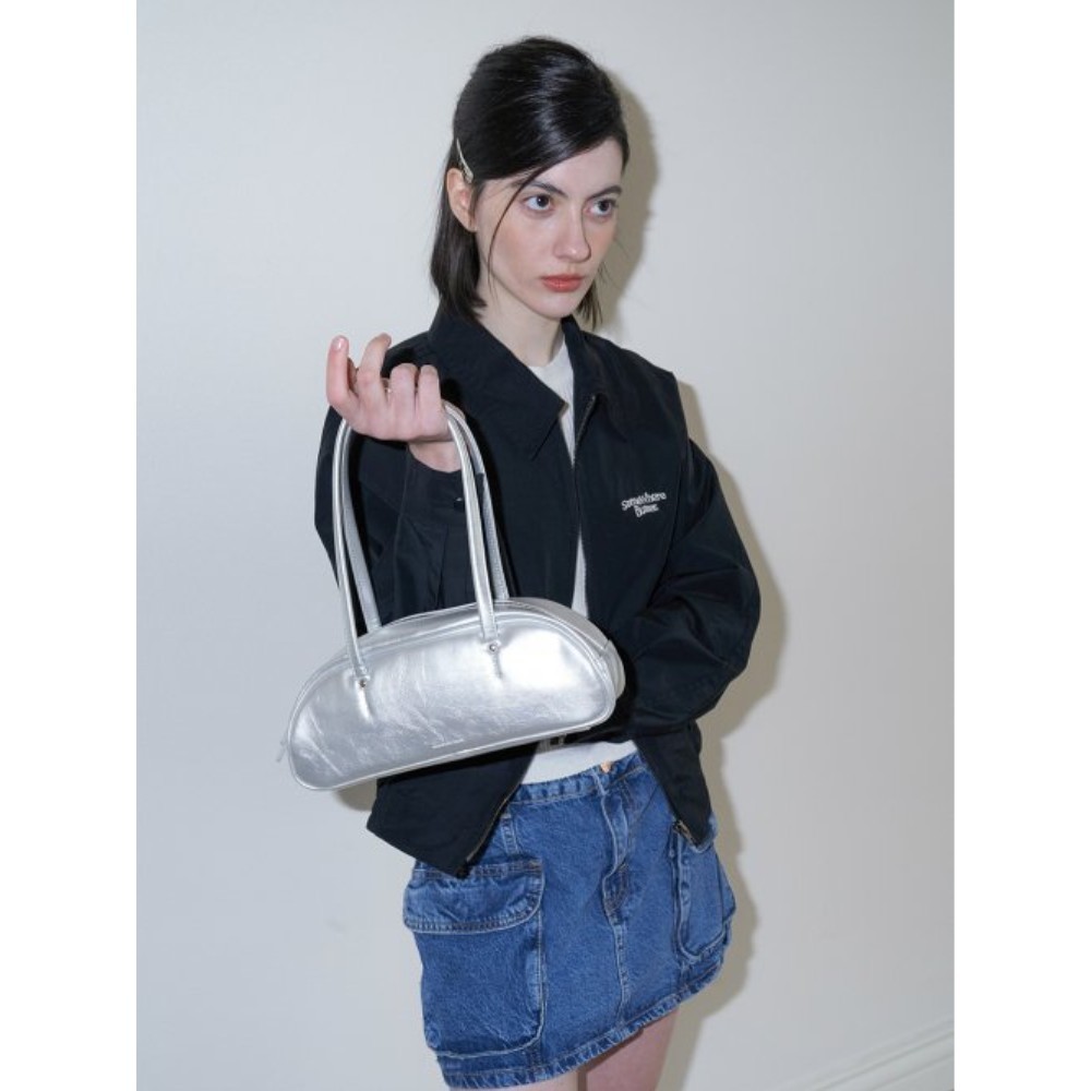 ★SOMEWHERE BUTTER.★ demi baguette bag silver B22CA002003A