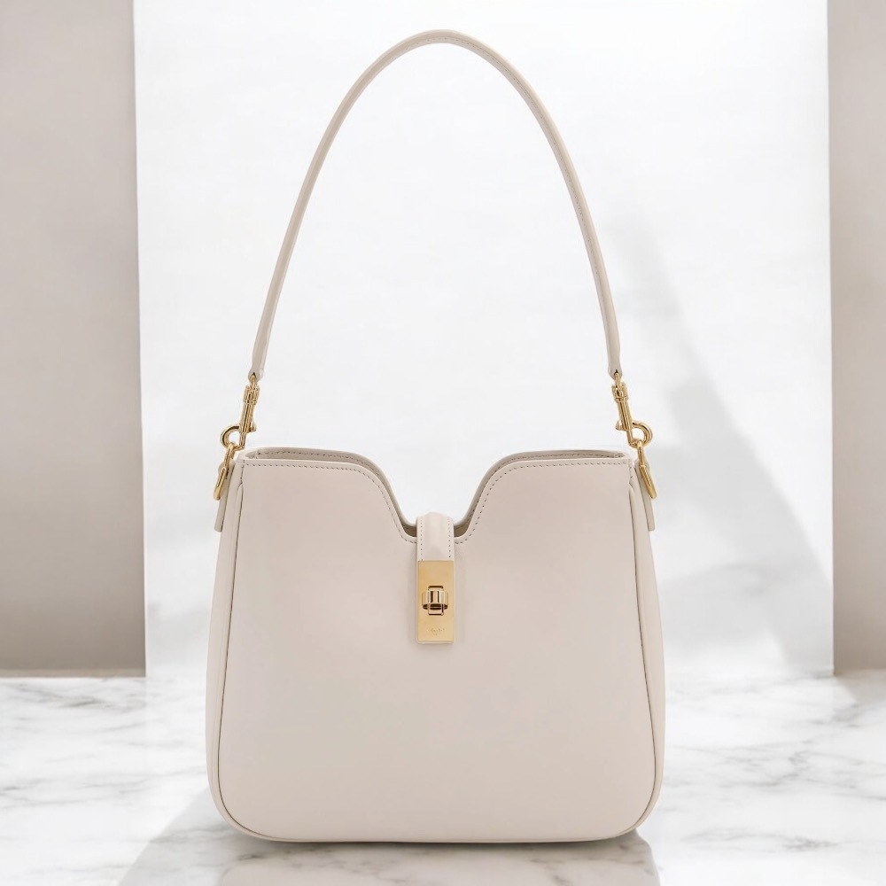CELINE スモール カミーユ 16（セーズ）ソフト バッグ