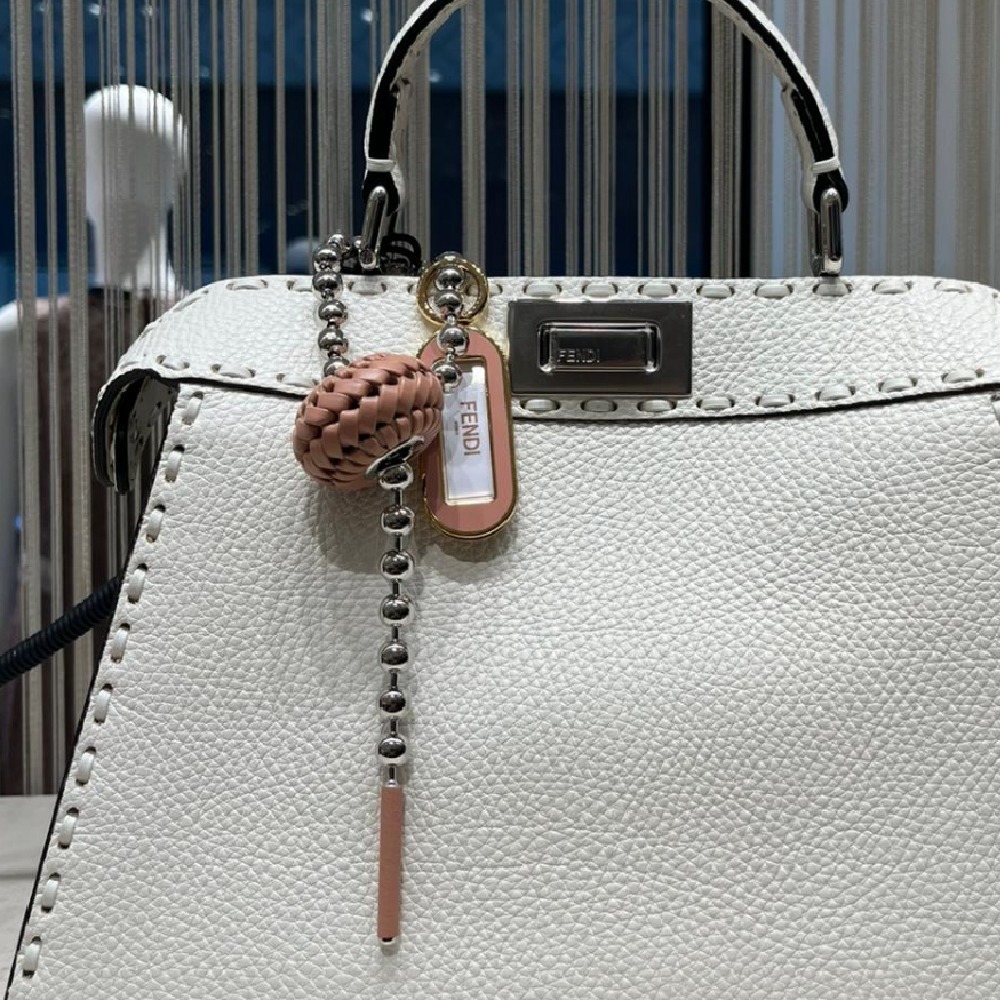【FENDI】25SS フェンディ モジュール チャーム ピンクレザー