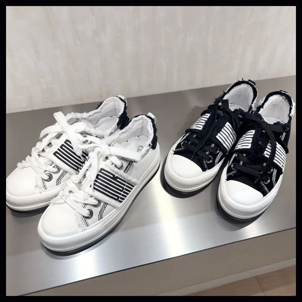【どんなコーデにも♪】Dior スニーカー