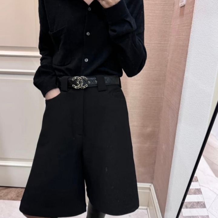 《ワンポイントに合わせやすい♥》CHANEL ベルト