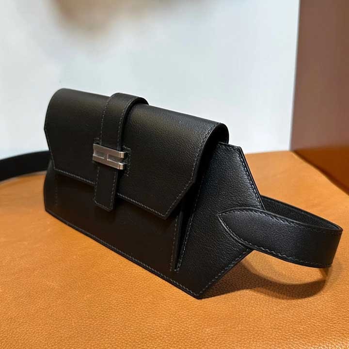 アクセ感覚で軽やかに*【HERMES】Elan Pocket バムバッグ 3色