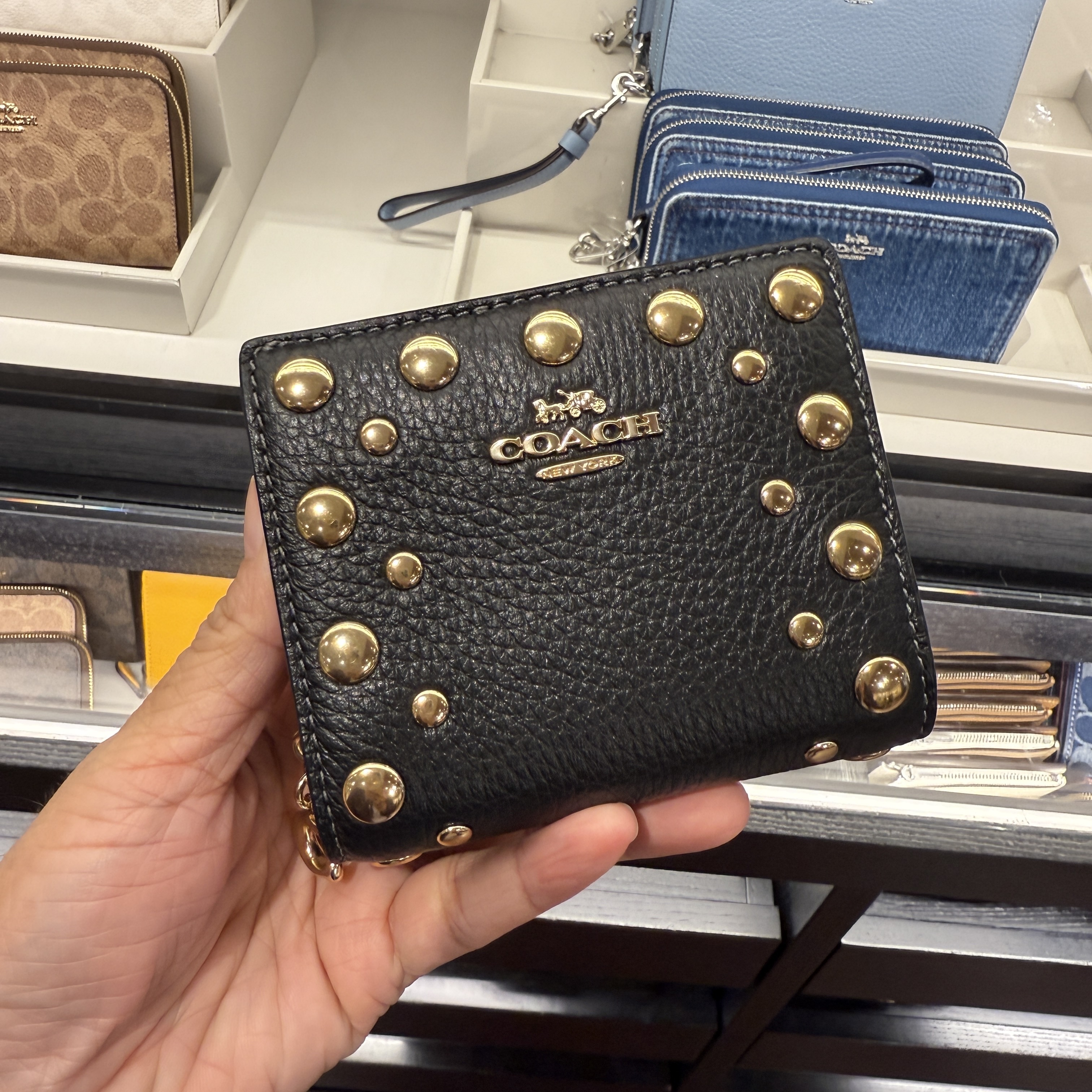 折りたたみ財布 Coach CAP09 Snap Wallet With Rivets