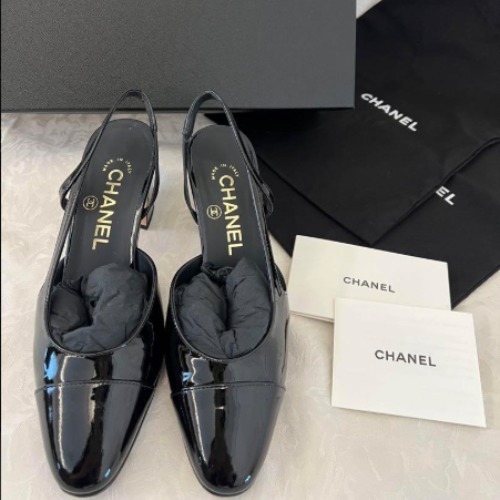 **綺麗に！**【CHANEL】スリングバック