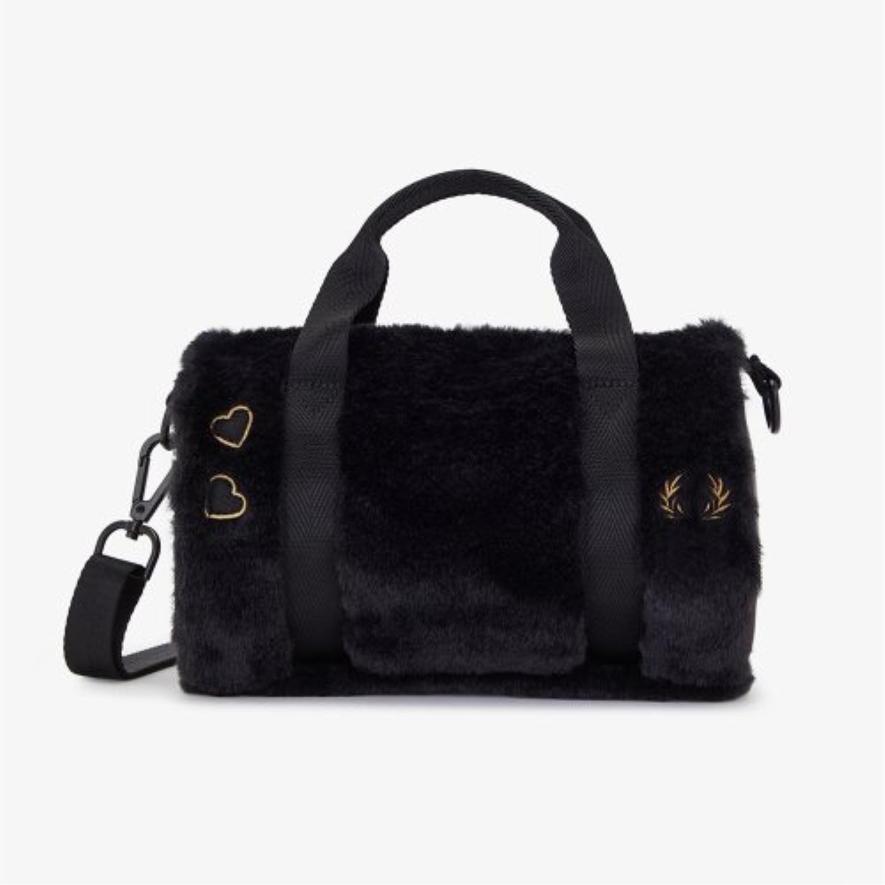 ★FRED PERRY★ Amy Winehouse Amy Mini Barrel Bag 102 CFPU233