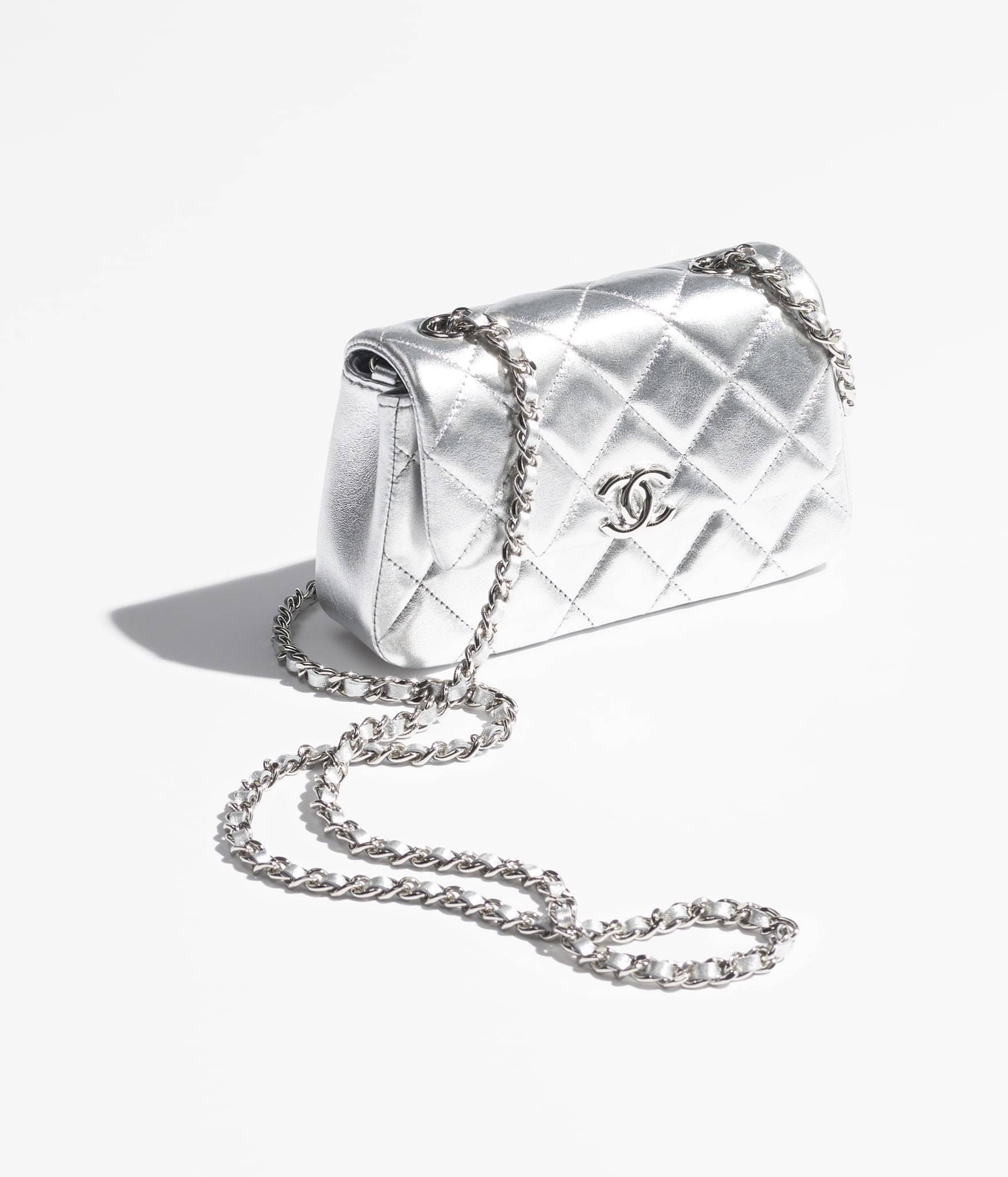 【煌めきシャイン★】CHANEL チェーン付きポーチ ☆煌びやかなシルバーカラー☆CHANEL チェーン付きポーチ