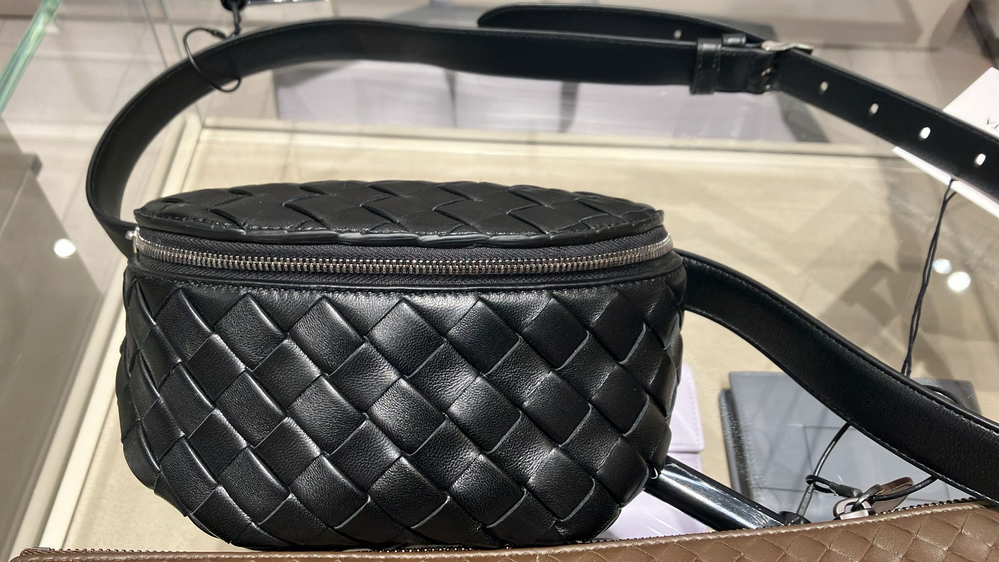 【BOTTEGA VENETA】ベルトポーチ ★関税送料込み