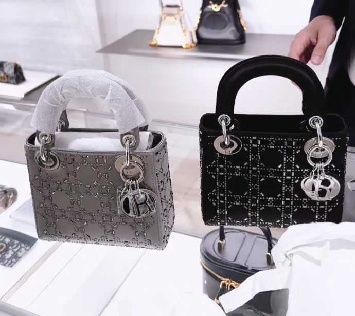 Dior《Lady Dior バッグミニ》グレー Cannage サテン DHL 直営店