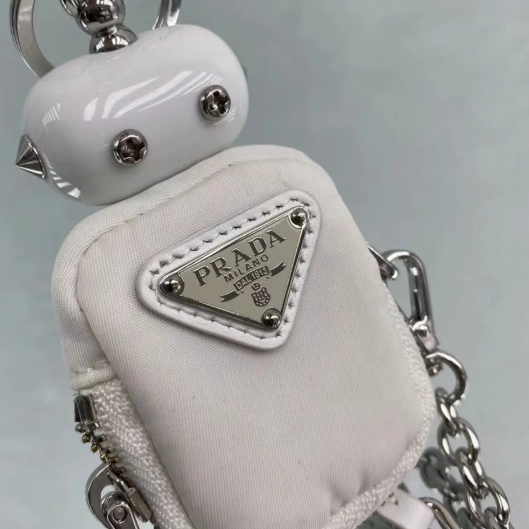 ギフトにも【PRADA】リナイロン製ロボットバッグチャーム ギフトにもおすすめ】PRADAリナイロン ロボットバッグチャーム