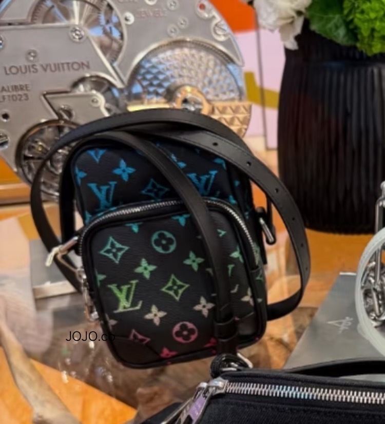 《クールで上品なデザイン☆》Louis Vuittonショルダーバッグ