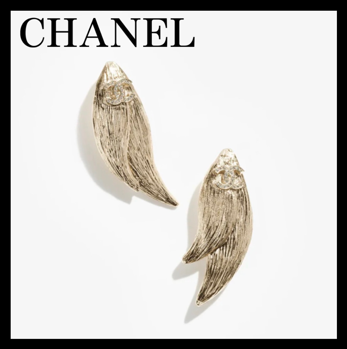 《上品に輝く羽とロゴの限定デザイン♪》25S限定★CHANEL ピアス