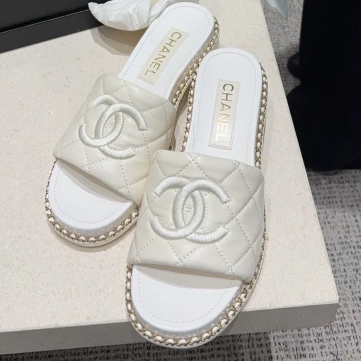 《人気の希少品★》CHANEL サンダル