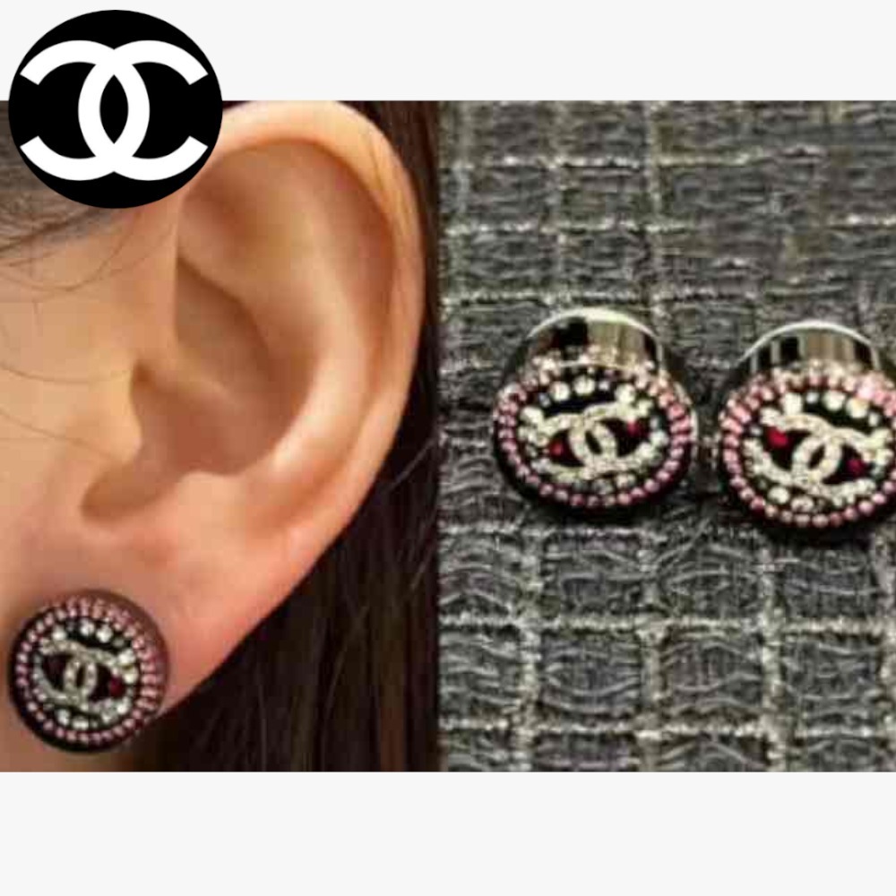【キラキラパーツが細かくてかわいい♡】CHANEL ピアス