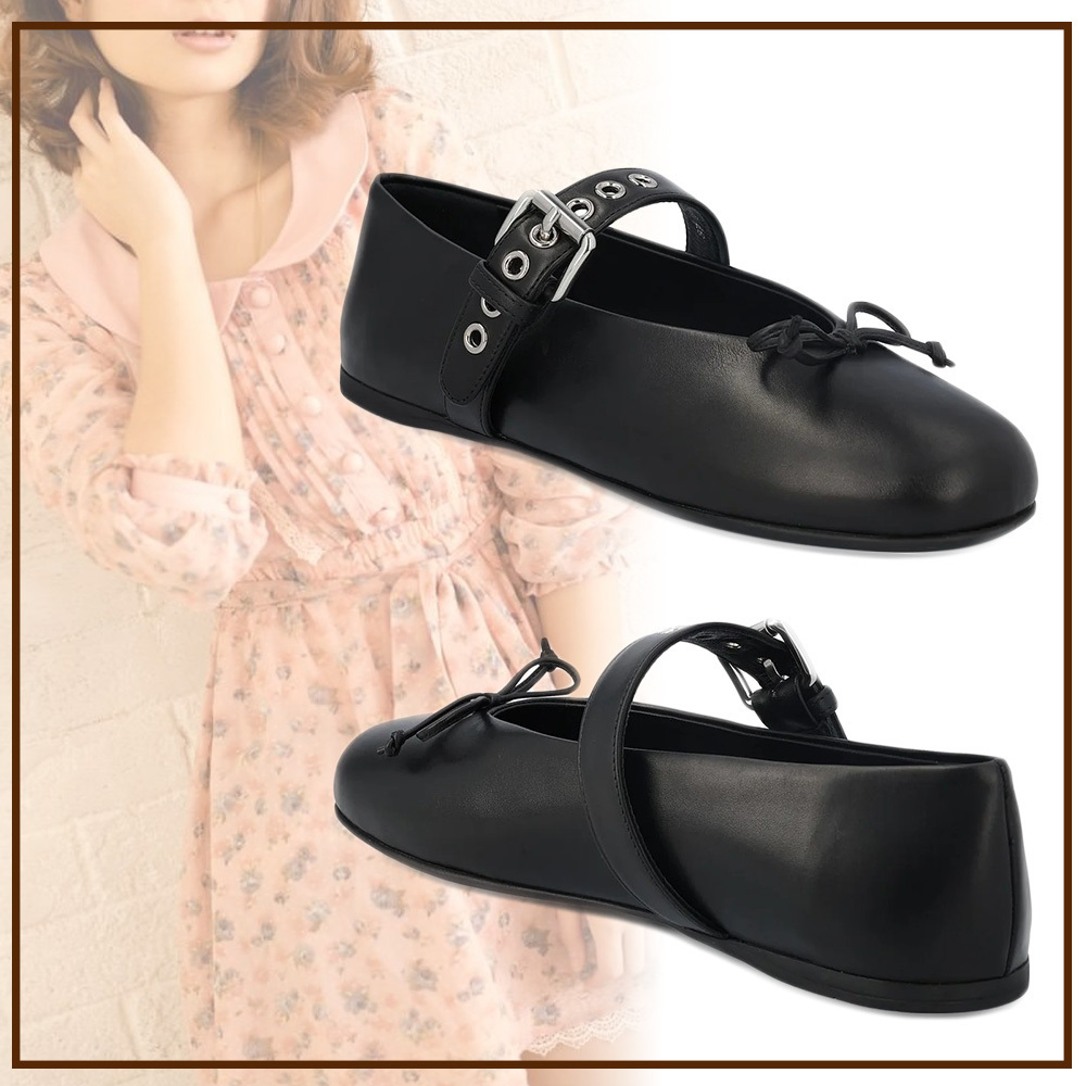 【遊び心を添えて】MIUMIU リボンディテール フラットシューズ