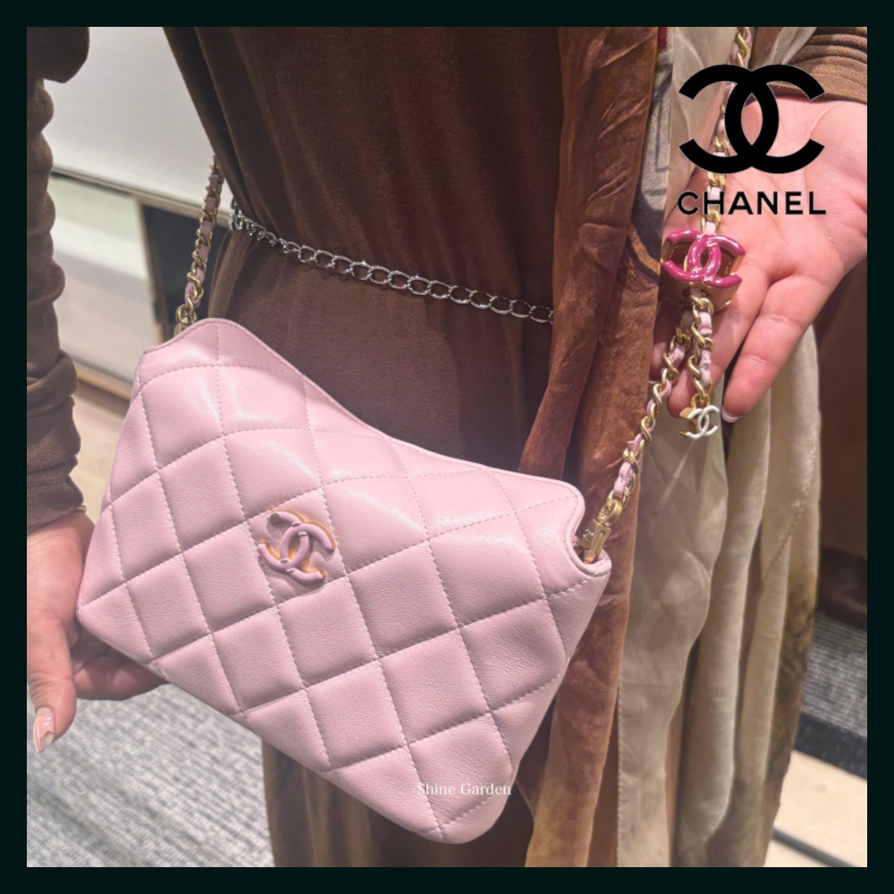 【可愛いフォルム★】 CHANEL チェーンクラッチバッグ