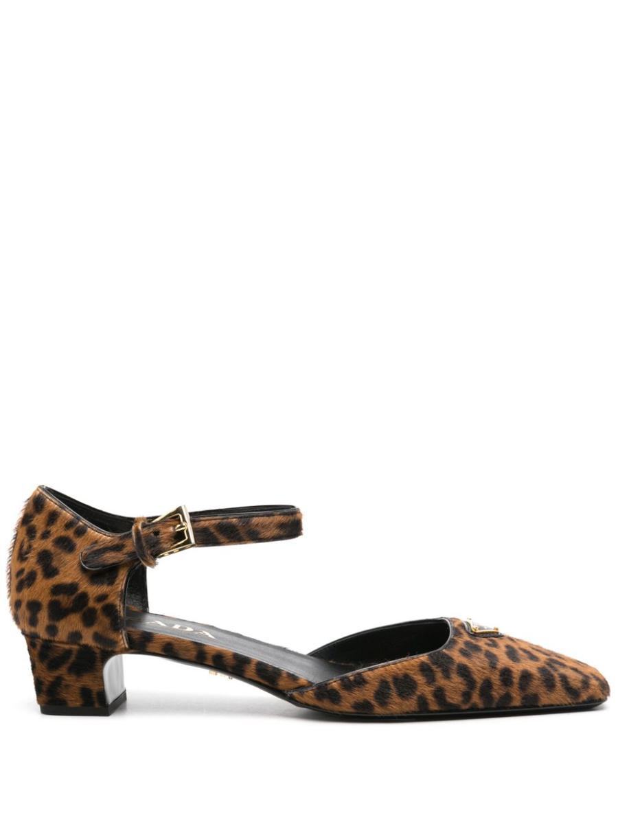 【関税＆送料込み】Prada 45Mm Triangle-Enamel Pumps