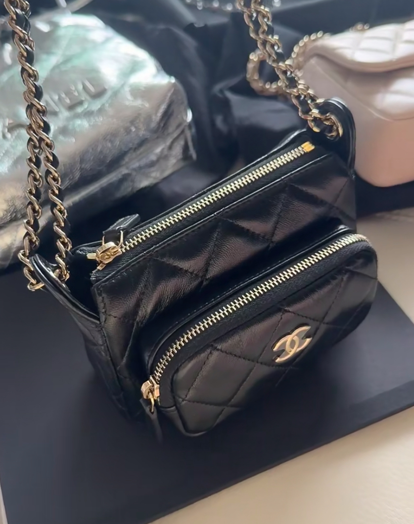 CHANEL《ポケットがポイント！》チェーンクラッチ バッグ