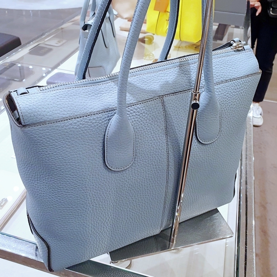 【セール】トッズTOD'S PASSPORT『ディーアイ』☆2WayバッグM セール】トッズTOD'S PASSPORT『ディーアイ』☆2WayバッグM