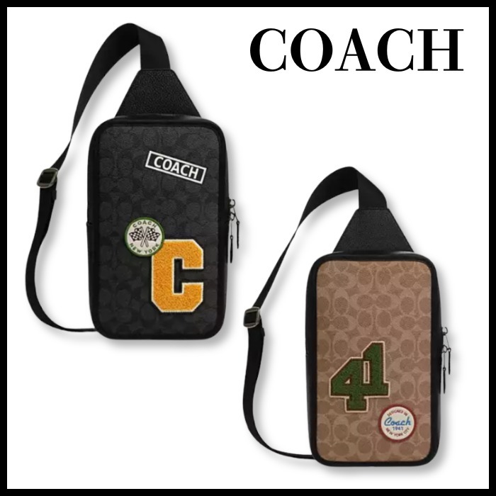 パッチがおしゃれ【COACH】レザーボディバッグ〈シグネチャー〉