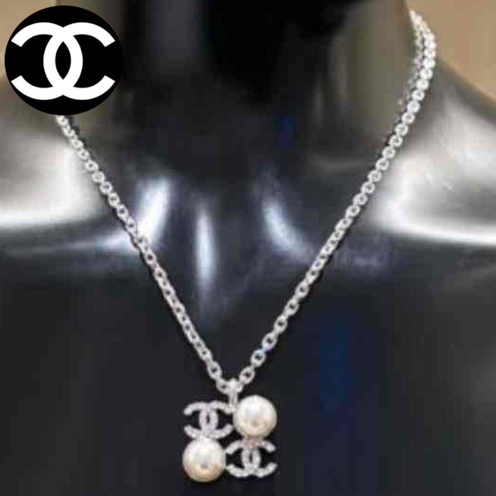【大きなロゴとパールが上品で大人っぽい】CHANEL ネックレス