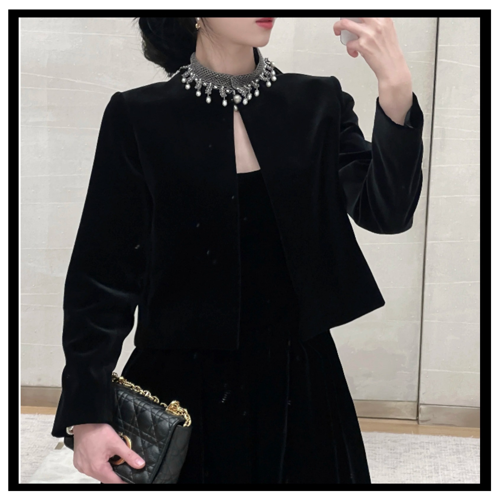 Dior《クロップドジャケット》ブラック ベルベット 刺繍 直営店