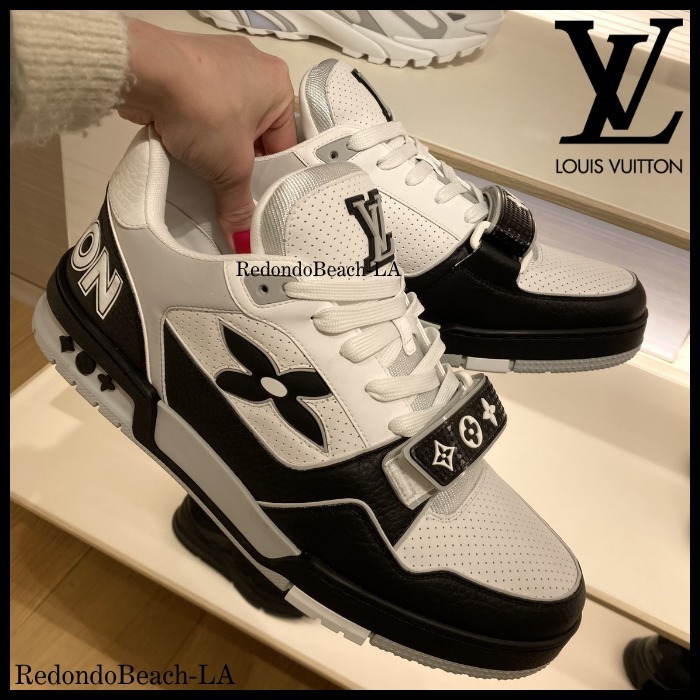 【新デザインでお洒落度UP】LOUIS VUITTON★Trainer スニーカー