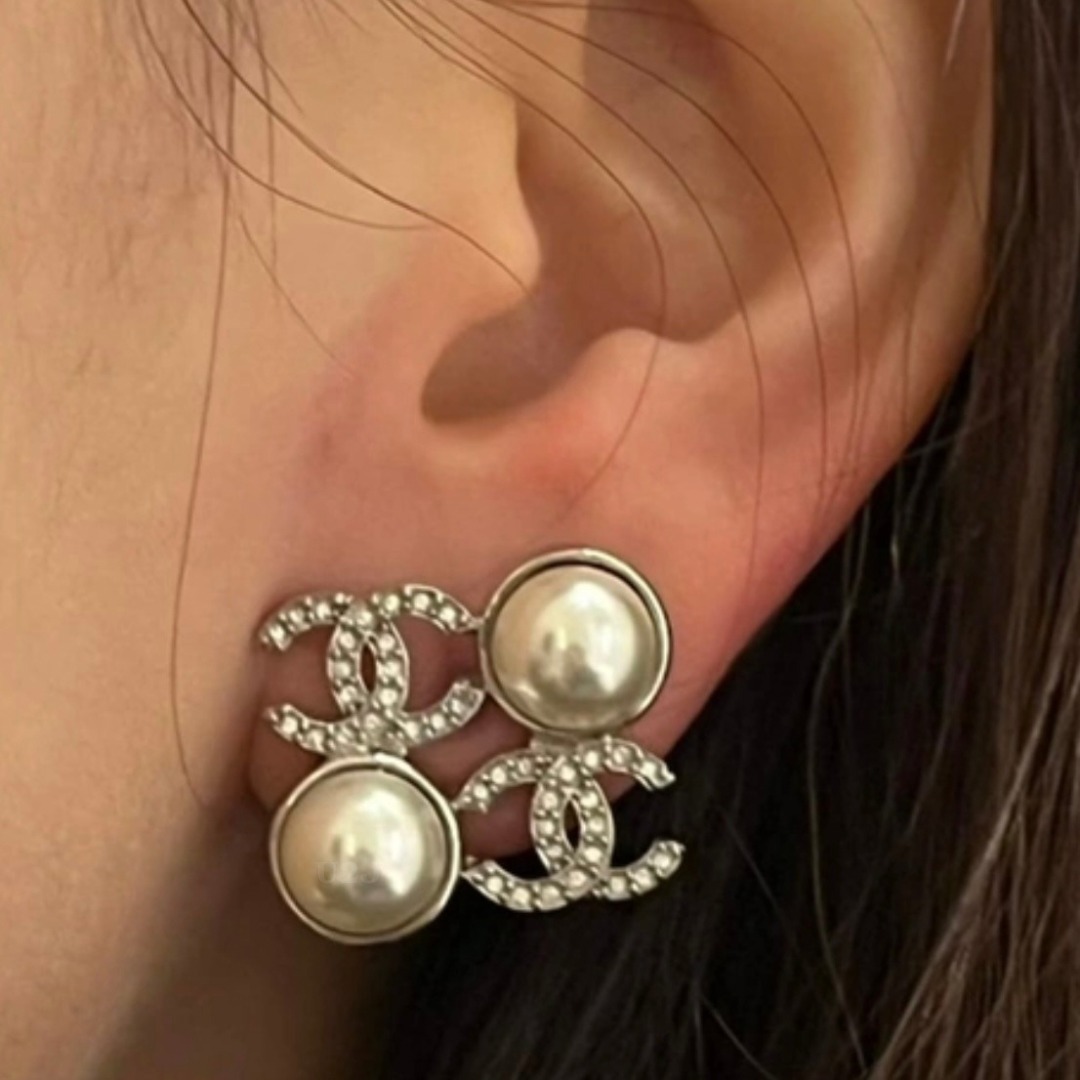 《煌めくカワイイCCロゴ！！》 CHANEL ピアス