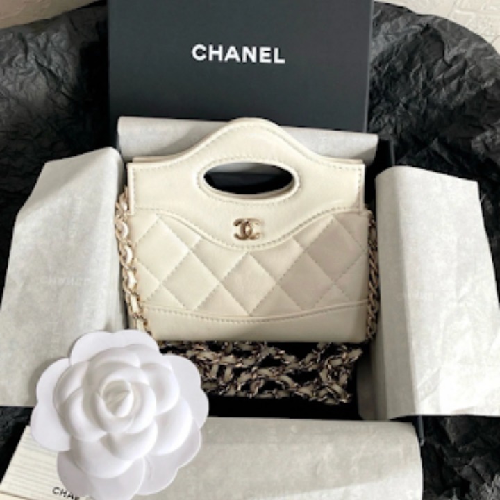 《ミニサイズが可愛い♡》CHANEL チェーンクラッチ