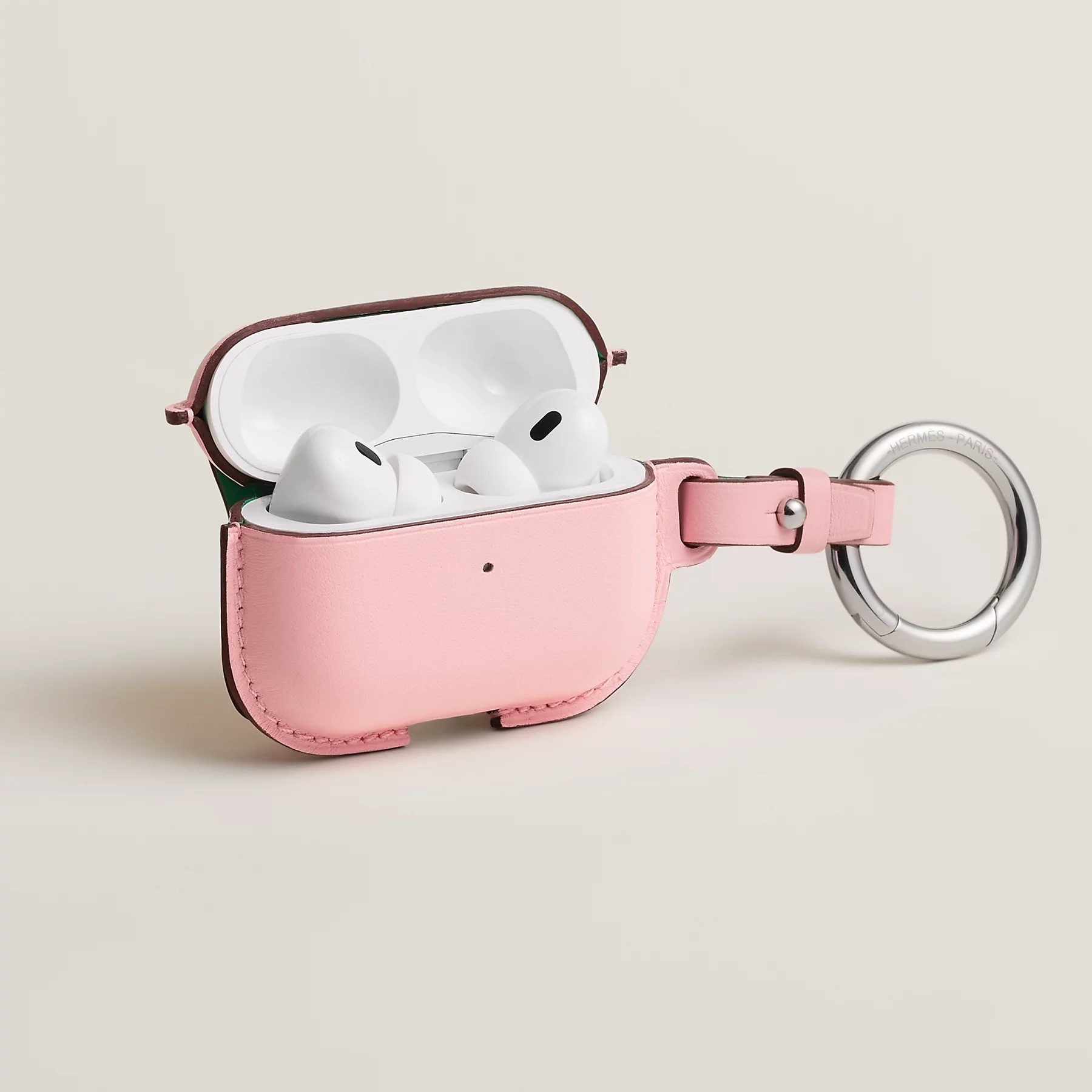 【可憐で遊び心ある配色】HERMES AirPods Proケース ローズ・ AirPods Pro 2用ケース | Hermès - エルメス-公式サイト