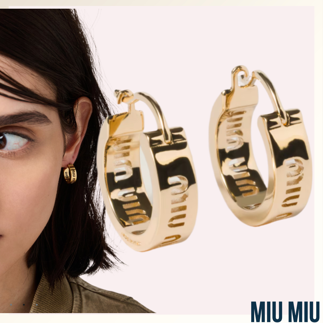 ギフトにもご自分へのご褒美に《Miu Miu》ロゴフープピアス