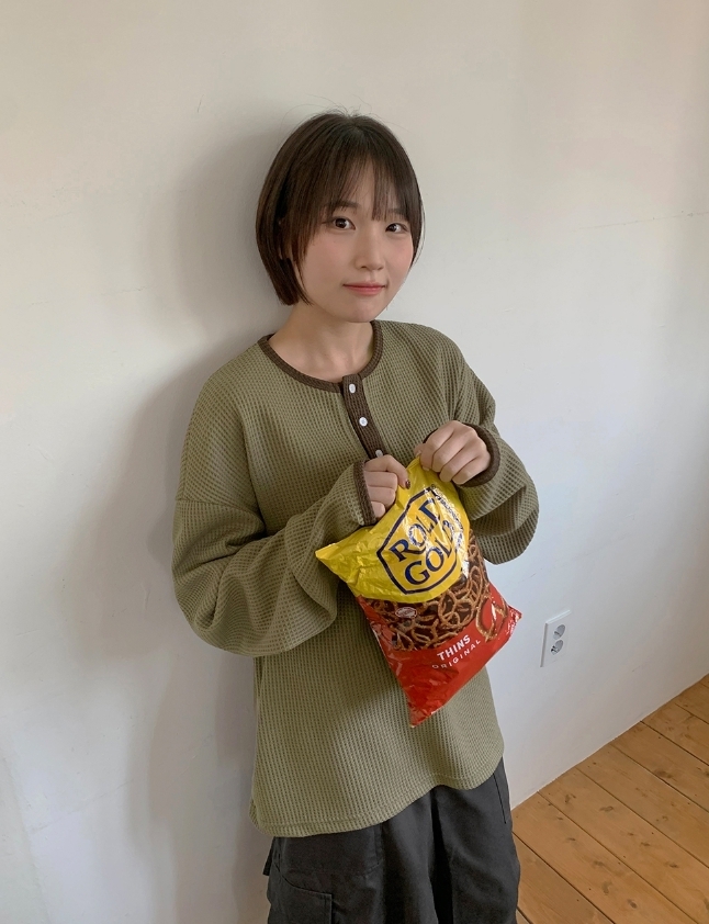 【BAON】[unisex] Damok Henry Neck Waffle Over Long Sleeve T