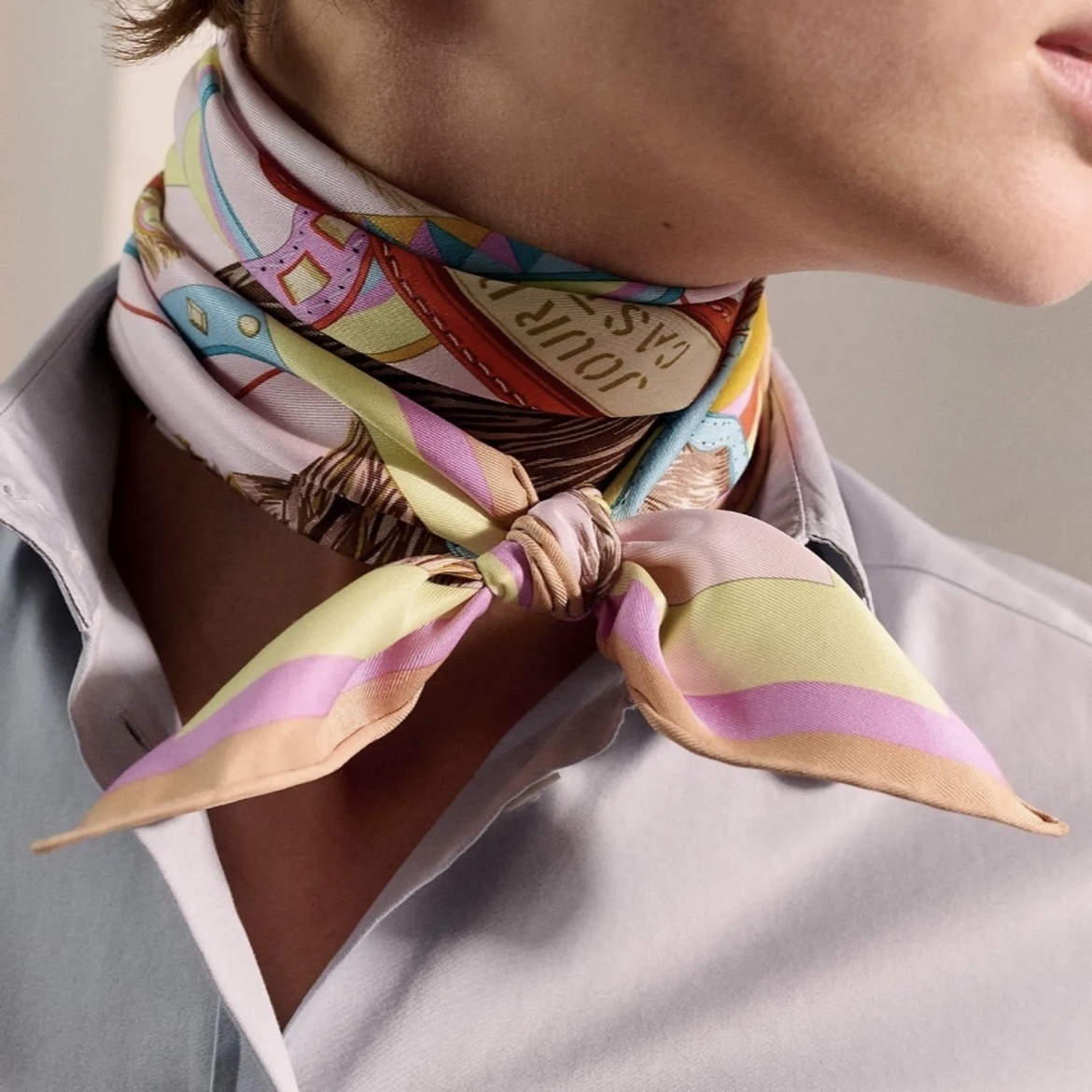 お洒落な犬柄♪【HERMES】カレ 70 Jour de Casting スカーフ ⭐︎ガロラン⭐︎ | エルメスのカレ70のスカーフ🧣 ガロランいる