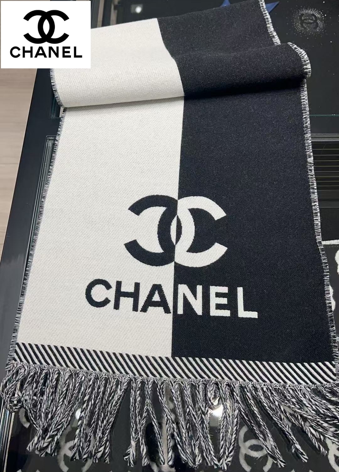 【CHANEL】コントラストがスタイリッシュ★シャネル ストール