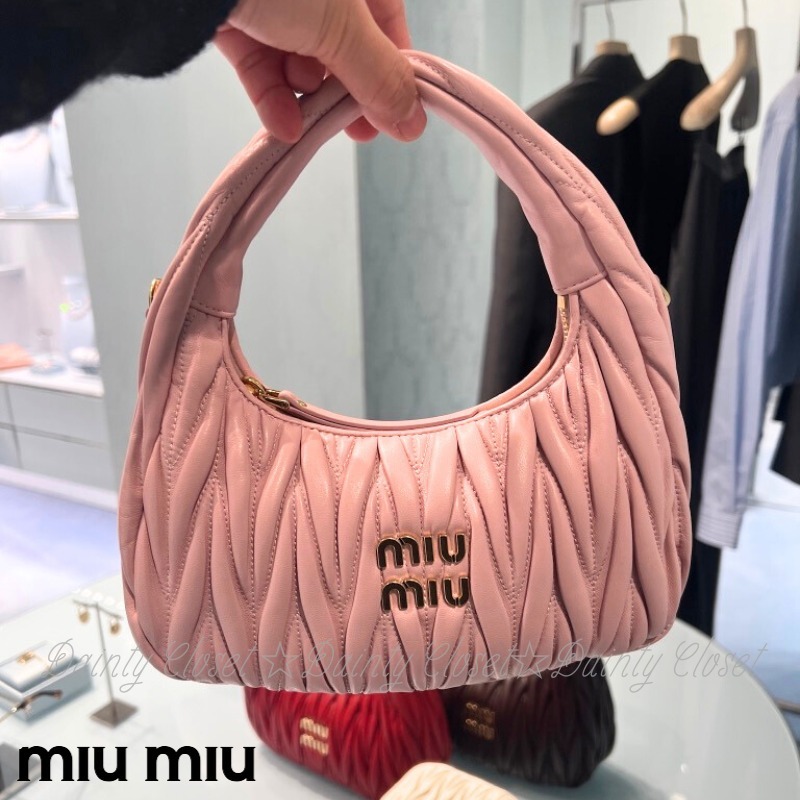MiuMiu ミュウミュウ Wander ホーボーバッグ マテラッセレザー