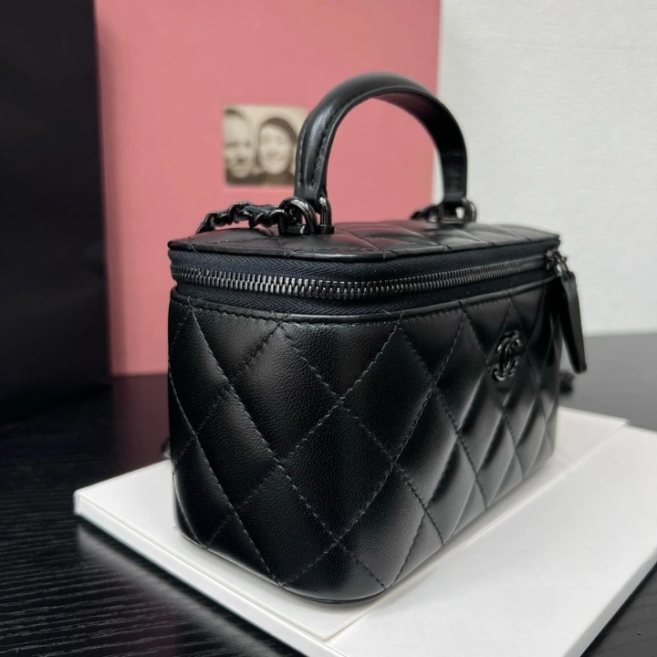 シャネル So Black オールブラック ヴァニティ ショルダー