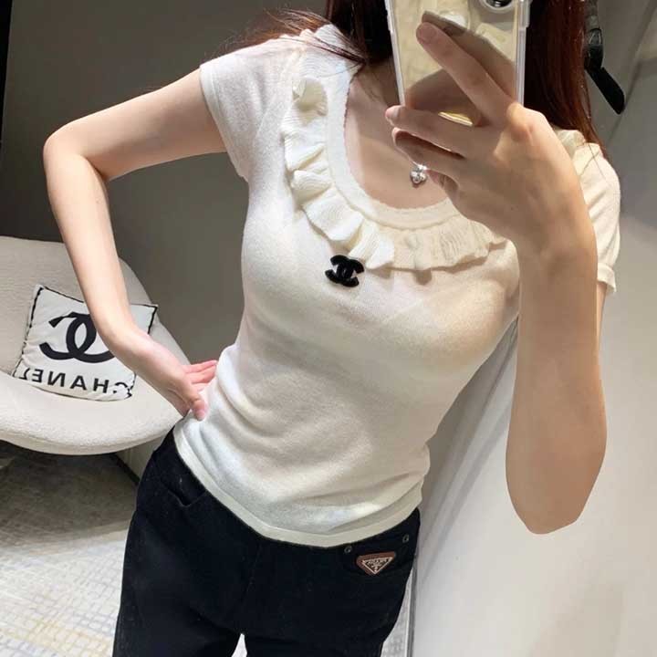 *首元のフリルに注目♪*【CHANEL】Tシャツ CCロゴ フリル 首元のフリルに注目♪*【CHANEL】Tシャツ CCロゴ フリル (CHANEL