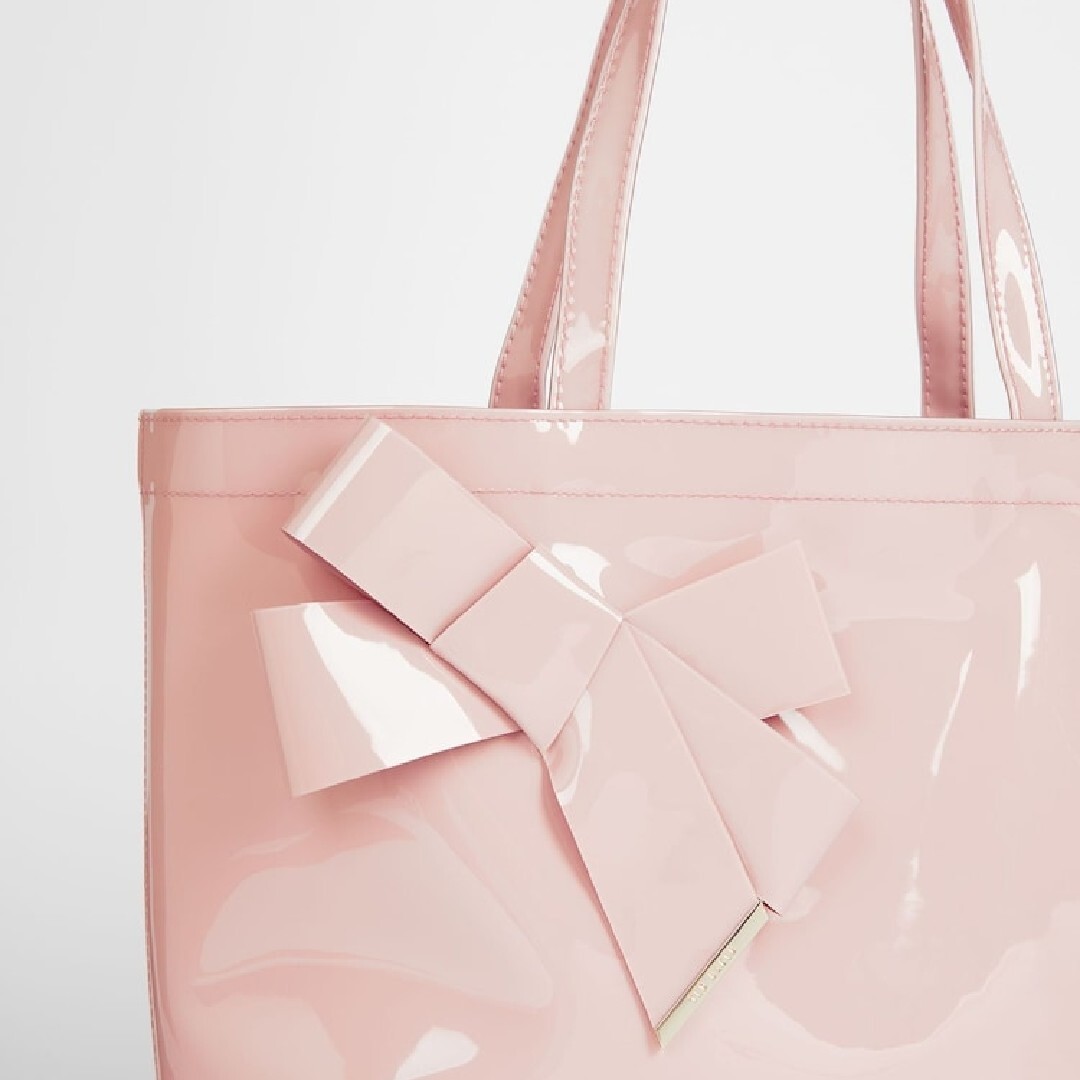 完売前に TED BAKER Nicon リボン付き ラージ アイコン バッグ 完売前に TED BAKER Nicon リボン付き ラージ アイコン バッグ