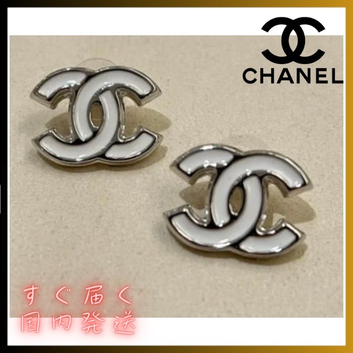 【25S シンプルなホワイトCCマークが◎】CHANEL ピアス