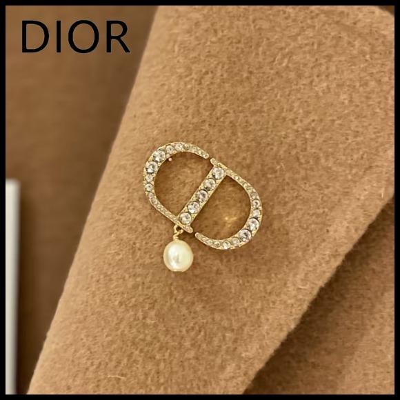 さりげなく上品♪【Dior】PETIT CD ブローチ