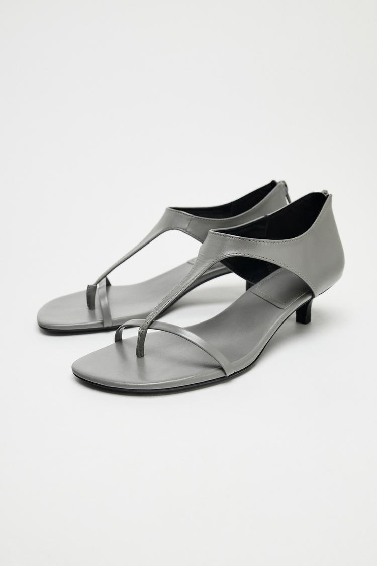 【ZARA】キトンヒール レザーサンダル ライトグレー1332/510/811 ZARA】キトンヒール レザーサンダル ライトグレー1332/510/811