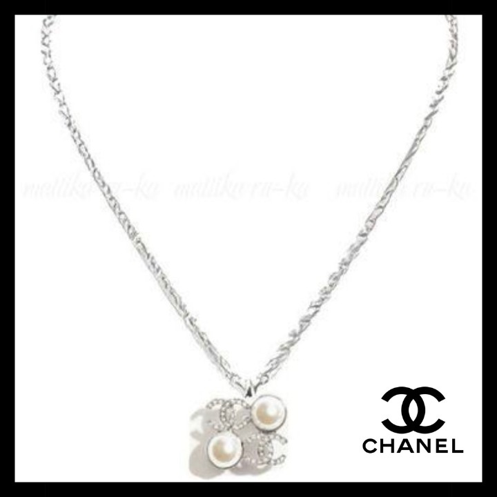 《パールが華やか》CHANEL パールペンダント