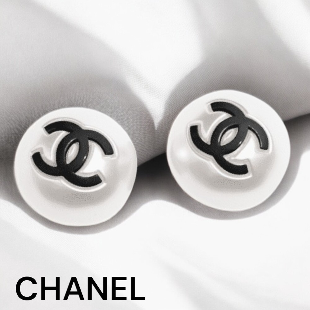 【CHANEL】パールがエレガント♡  スタッドピアス