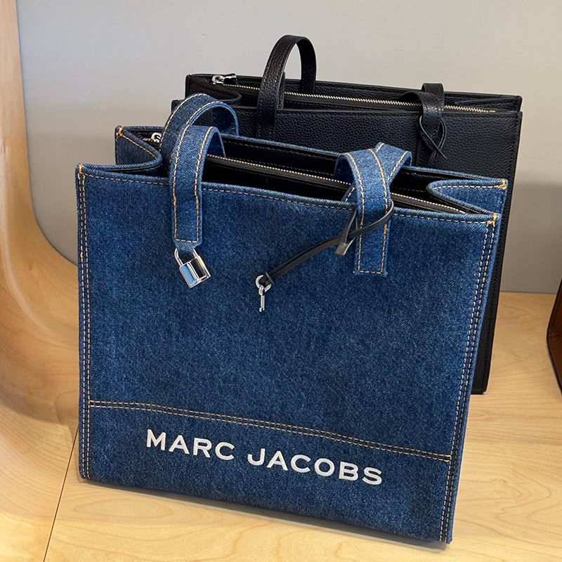 ★必要な物が入る 便利なサイズ★MARC JACOBS デニム トート