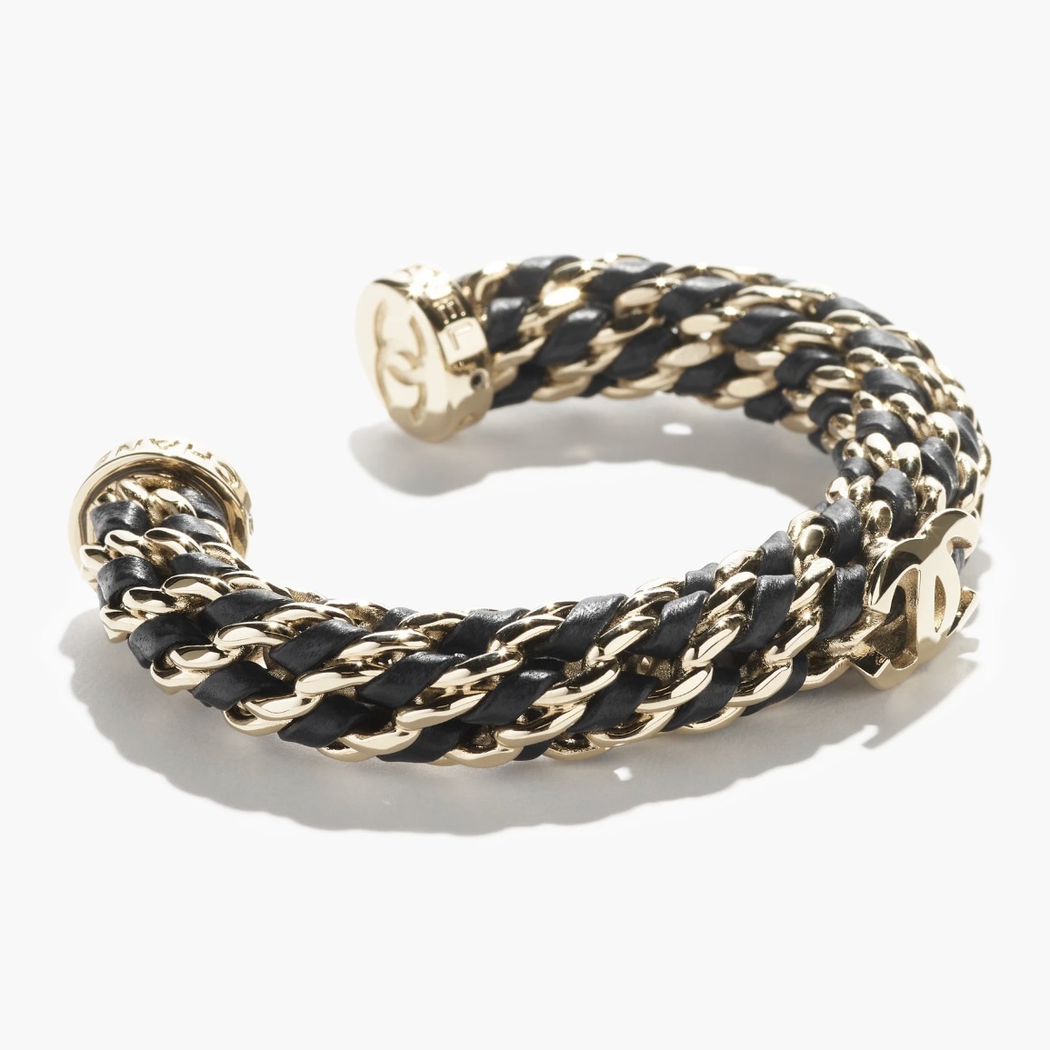 【お洒落/ラグジュアリーな存在感】CHANEL バングル 国内発送【存在感のあるシックな大人のお洒落】 CHANEL バングル